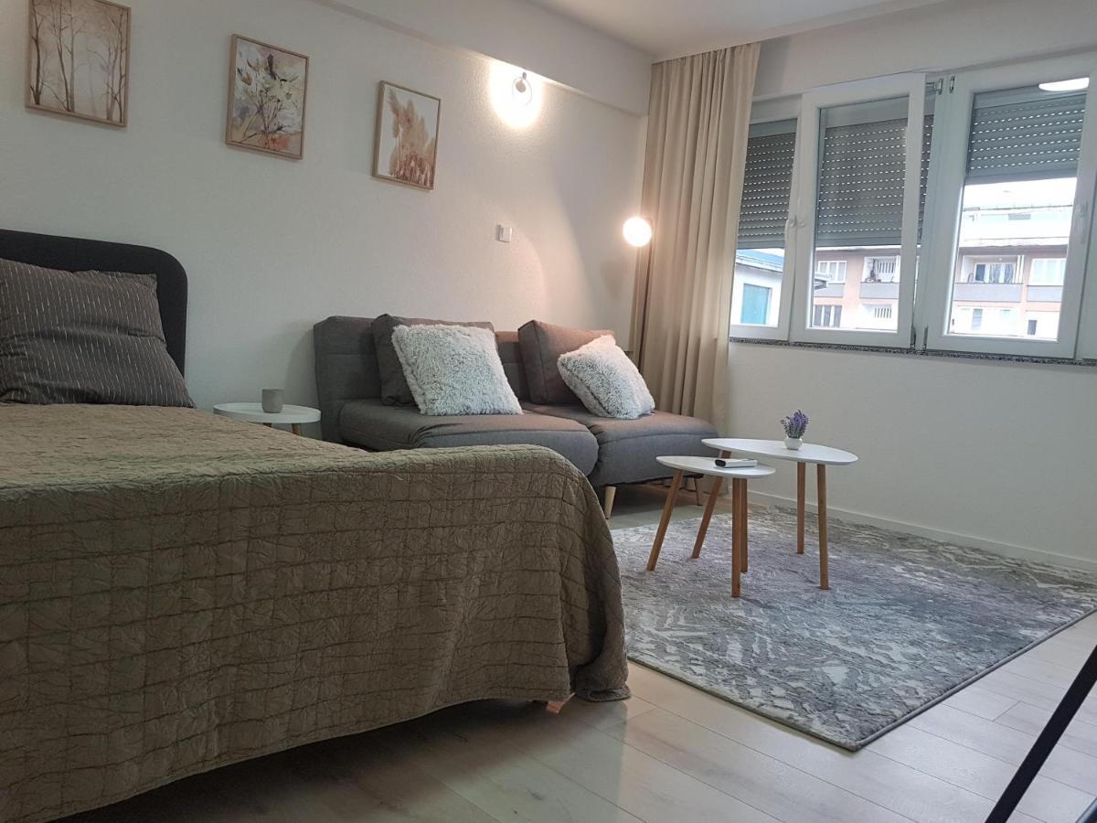 Apartment Plesa Bihac Bagian luar foto