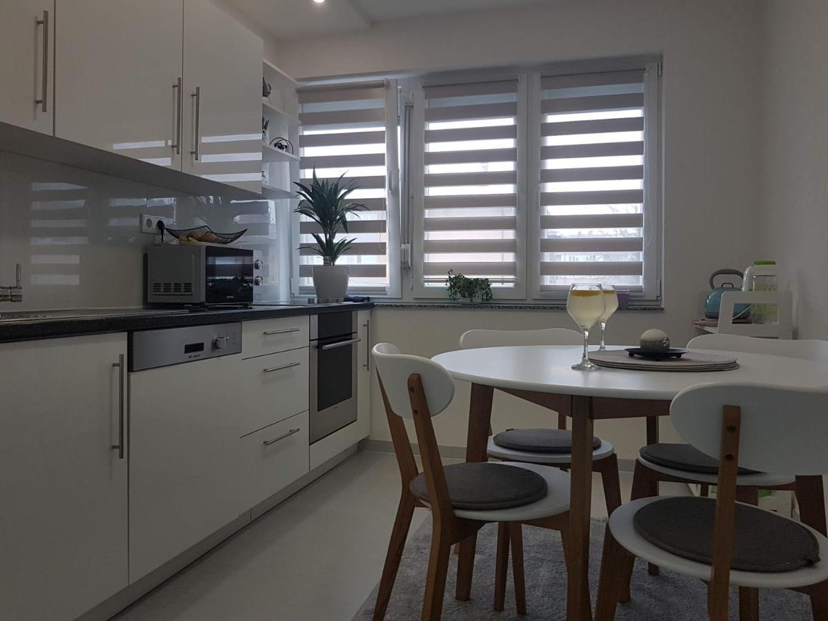 Apartment Plesa Bihac Bagian luar foto