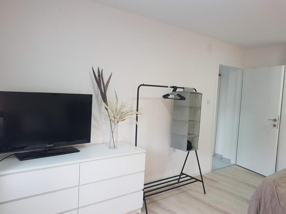 Apartment Plesa Bihac Bagian luar foto